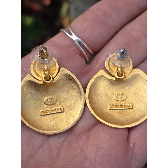 Vintage Kenneth Lane Gold Tone Hammered Disc Shaped Modernist Dangle Earrings - Picture 9 of 10
